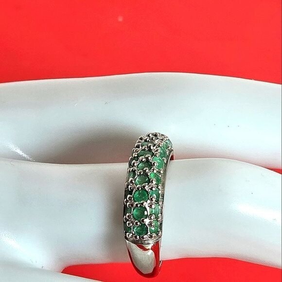 925 Sterling Silver Ring Sz 7.5 with Natural Emerald 2mm Gemstone - Picture 4 of 9